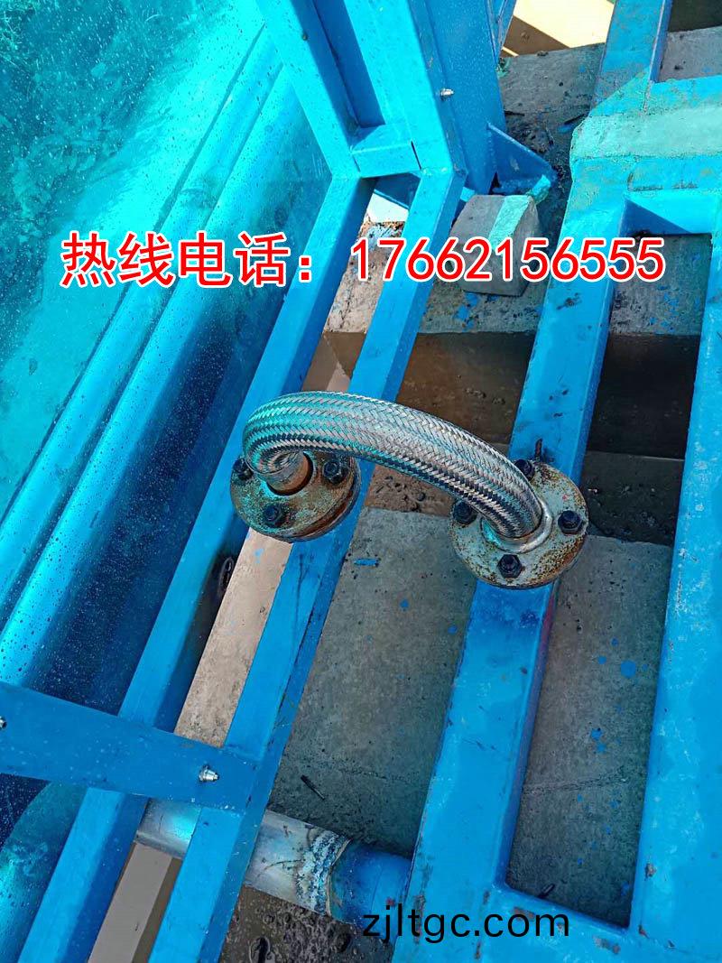 定製(zhi)版封閉洗車機